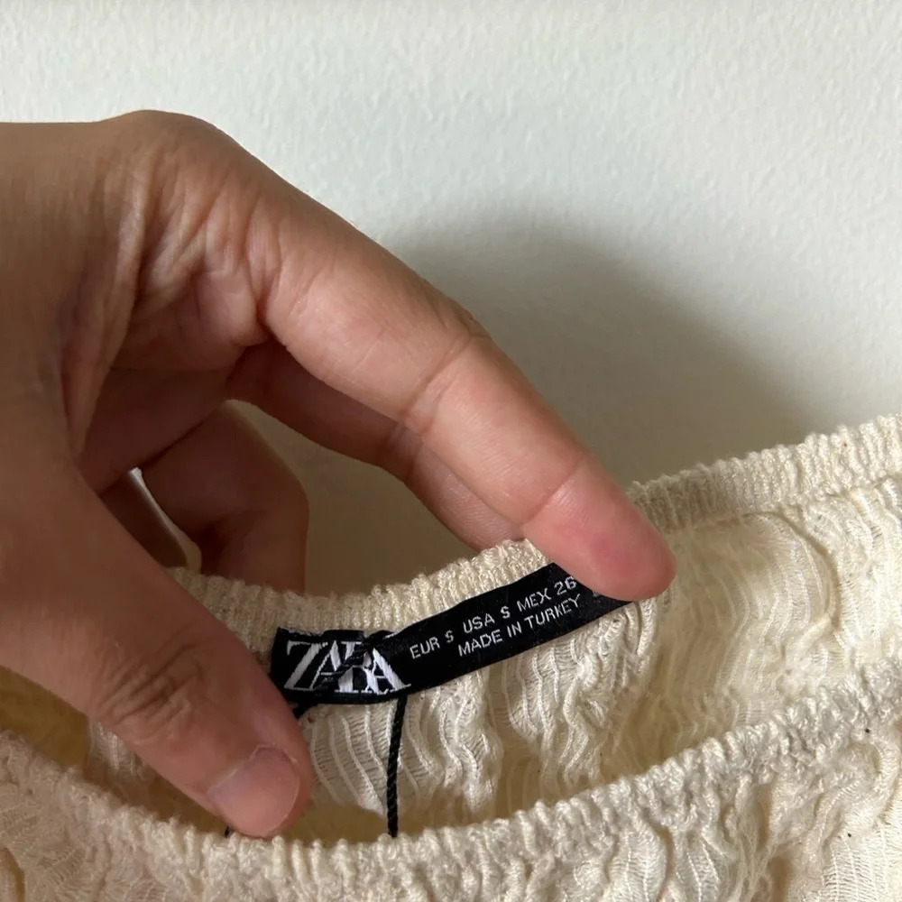 Zara Balloon Puff Sleeve ‎ Cropped Top - Picture 3 of 3